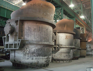 鐵水包內襯耐火材料由哪三層組成？作用是什么？